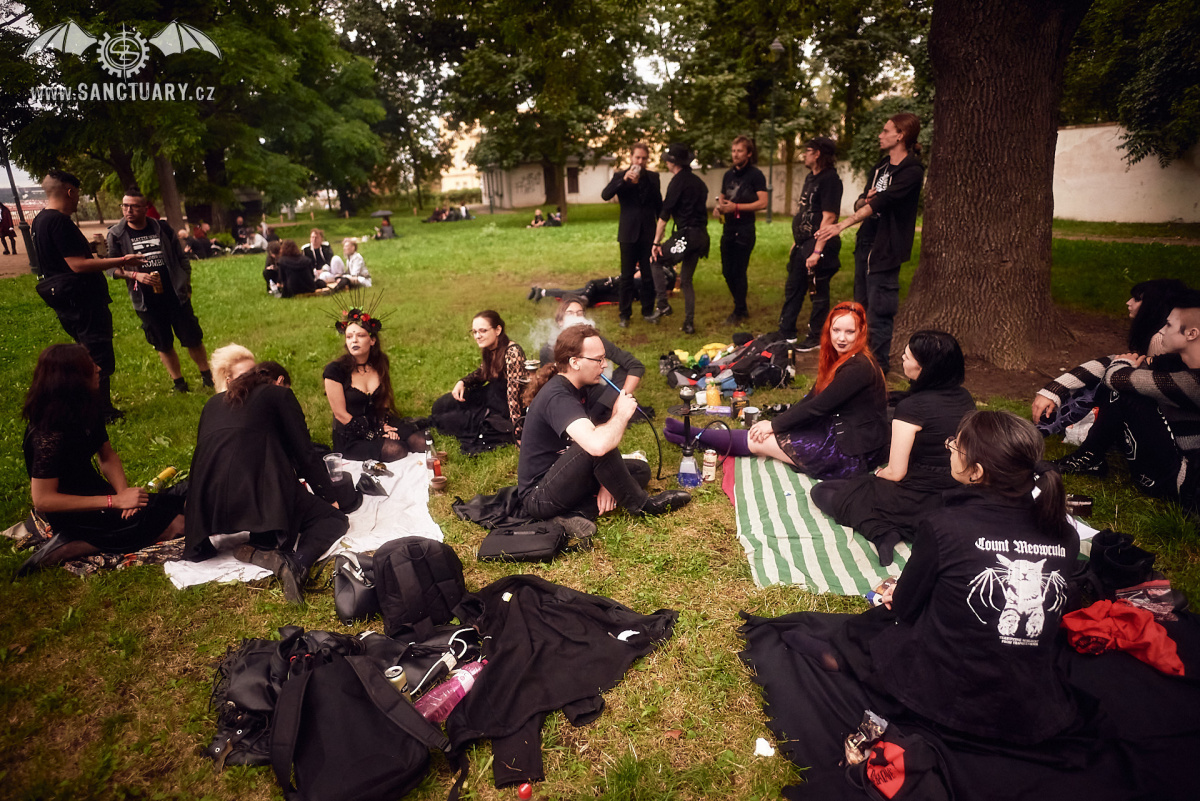 Goth picnic